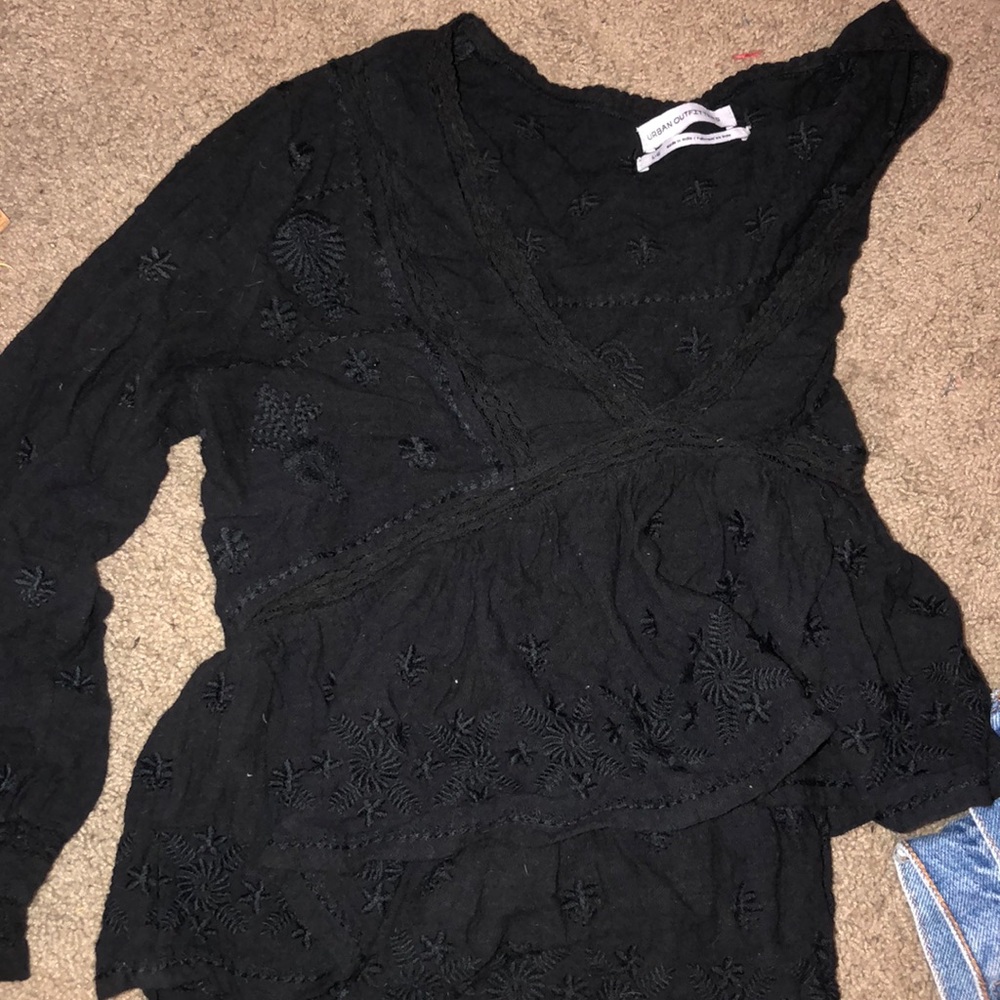 URBAN OUTFITTERS SHIRT